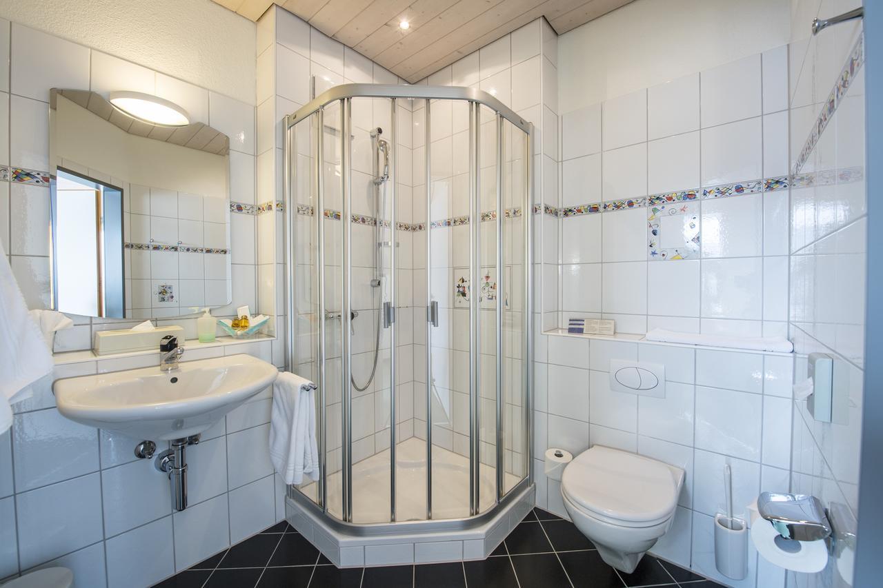 Seehotel Delphin Meisterschwanden Экстерьер фото