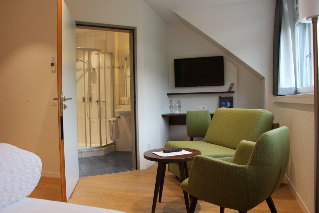 Seehotel Delphin Meisterschwanden Экстерьер фото
